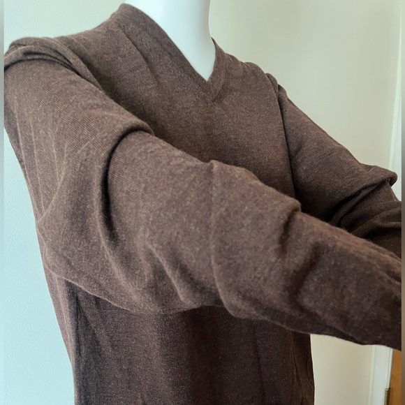 Alfani Men's V- Neck 100% Pure new Italian Merino Extra Fine Size Large. - Picture 5 of 8